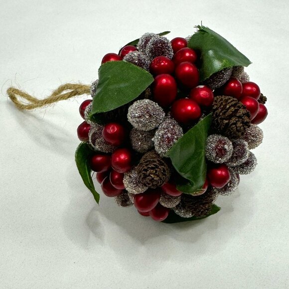 Large Christmas Hanging Ornament Berries Fruits Pinecones Kissing Ball *read* - Picture 3 of 4